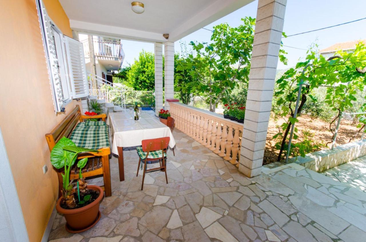 Apartments Ivana トロギール エクステリア 写真