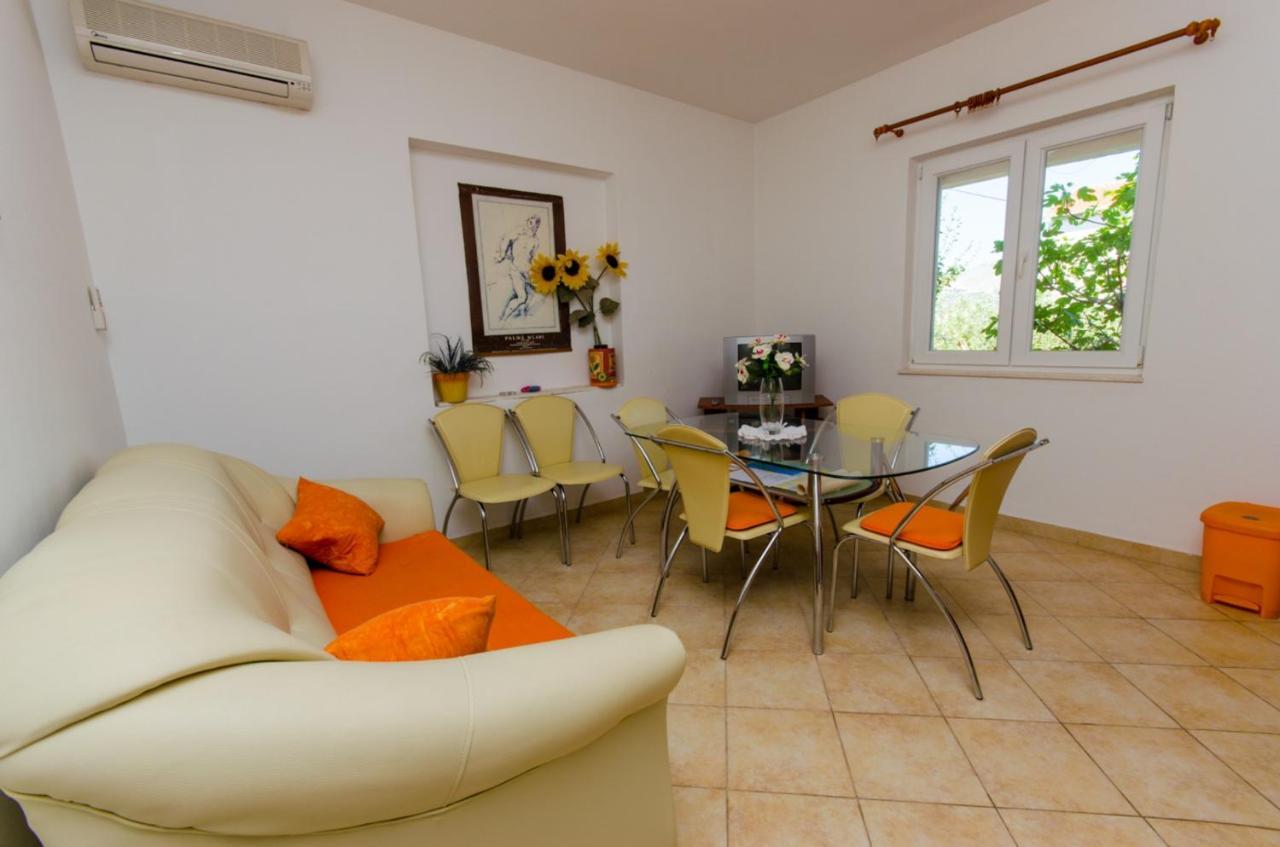 Apartments Ivana トロギール エクステリア 写真