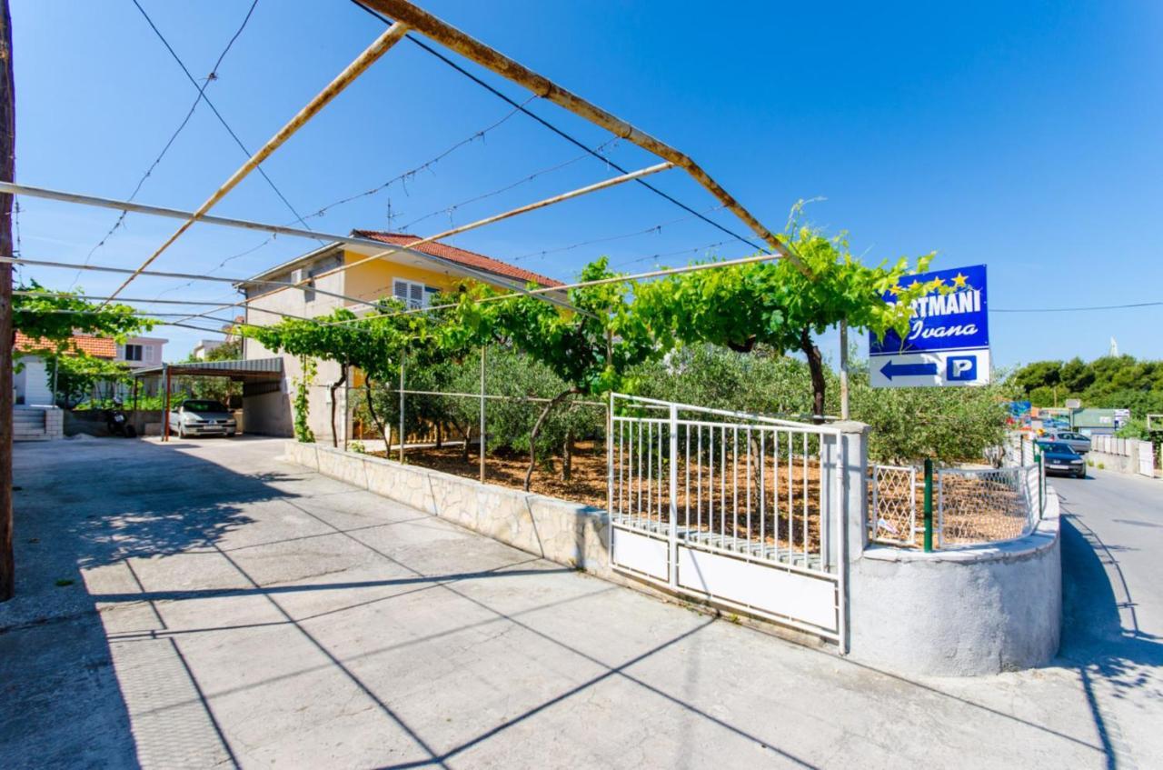 Apartments Ivana トロギール エクステリア 写真