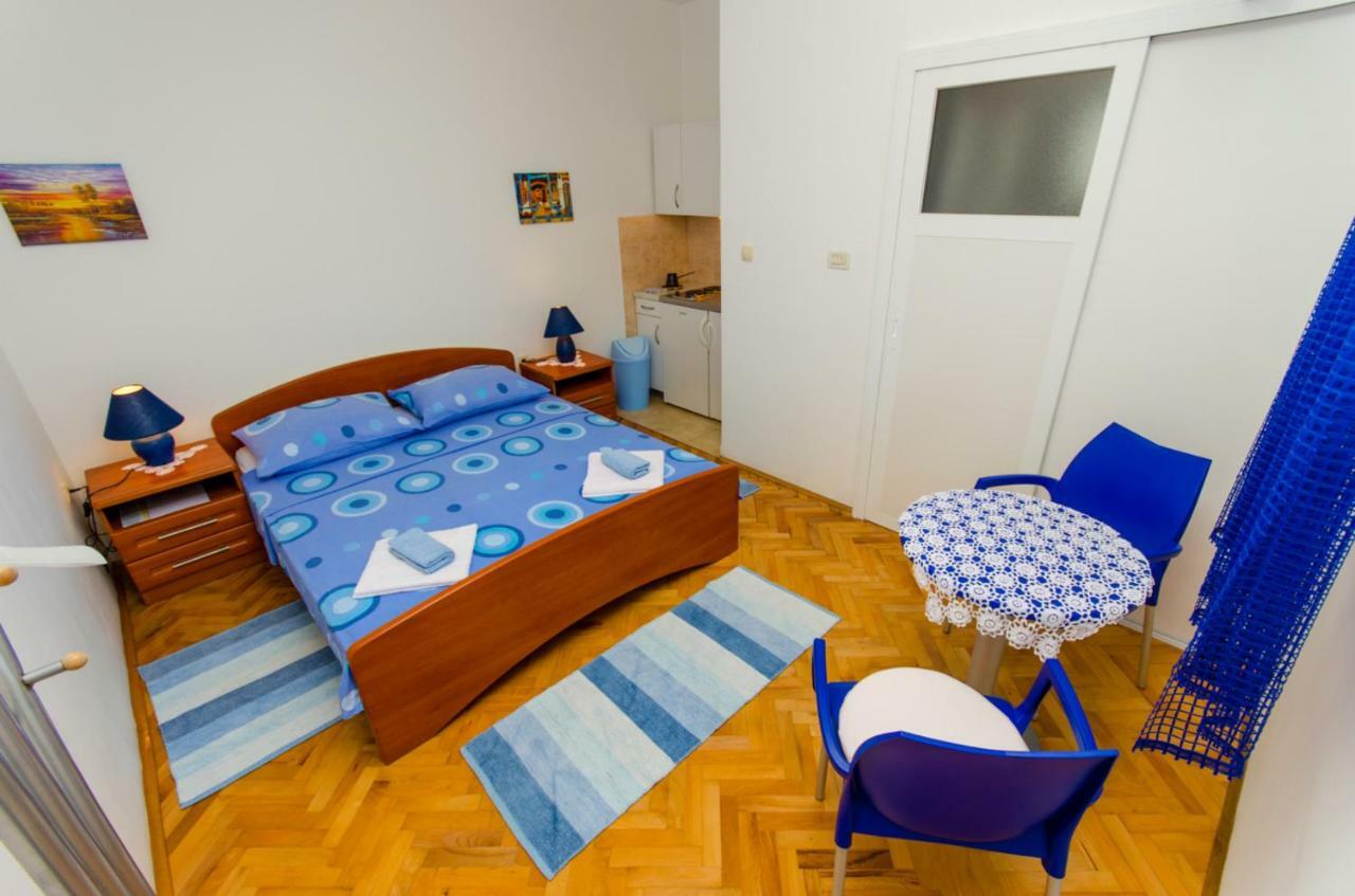 Apartments Ivana トロギール エクステリア 写真