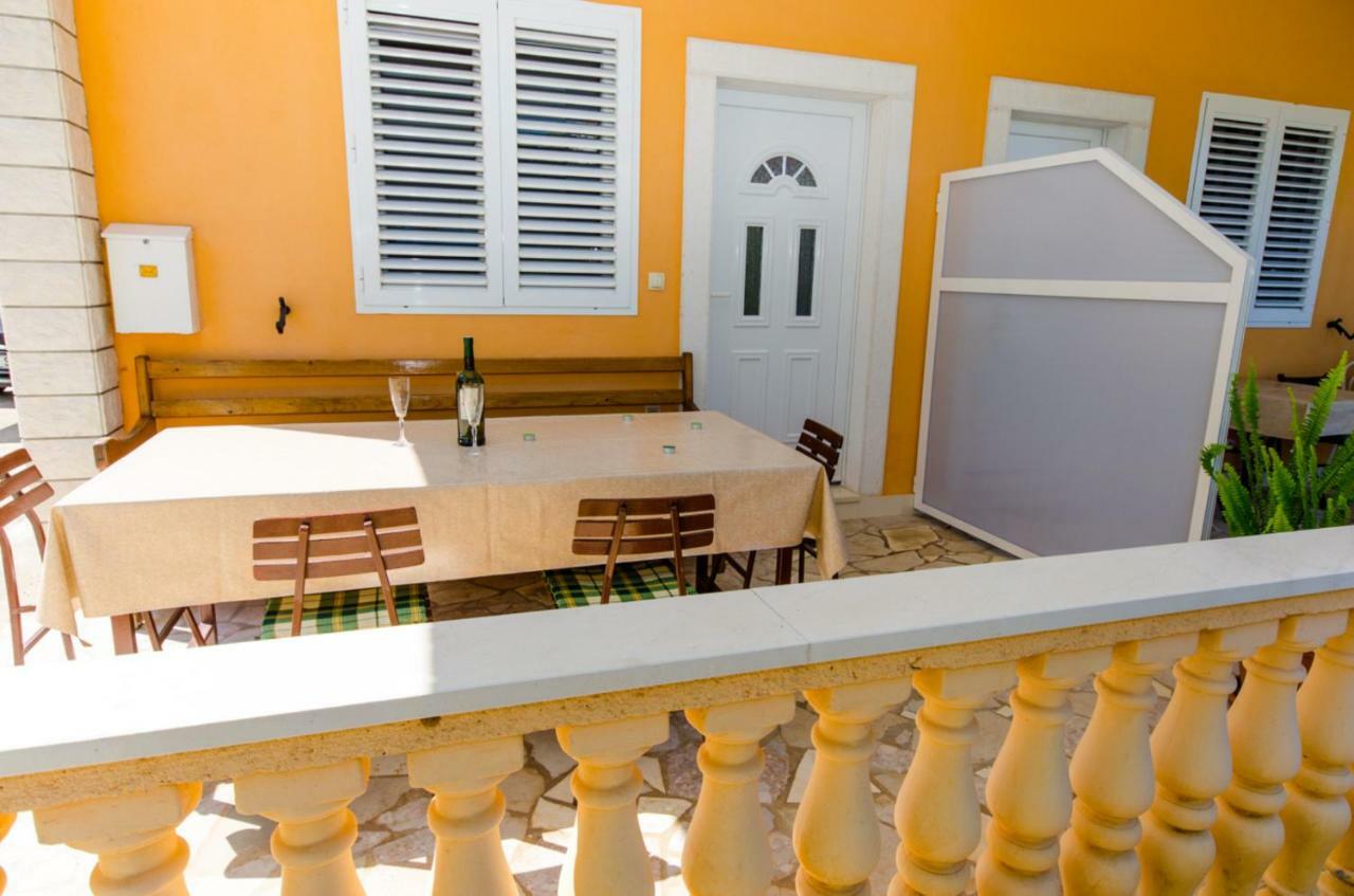 Apartments Ivana トロギール エクステリア 写真